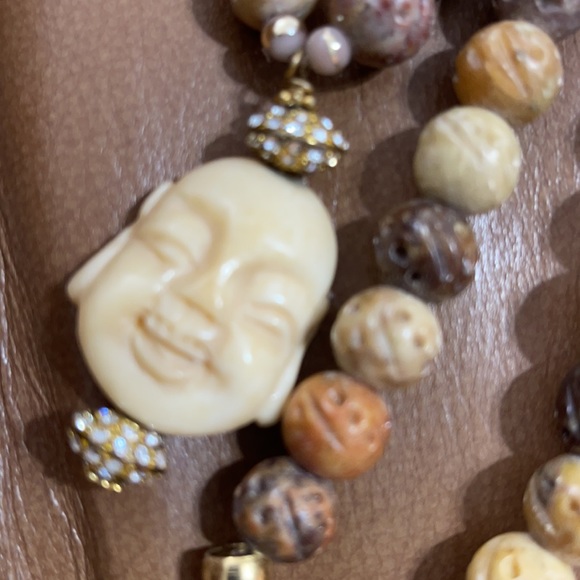 Carved stone Buddha necklace w  carved beads NWOT - Picture 7 of 7